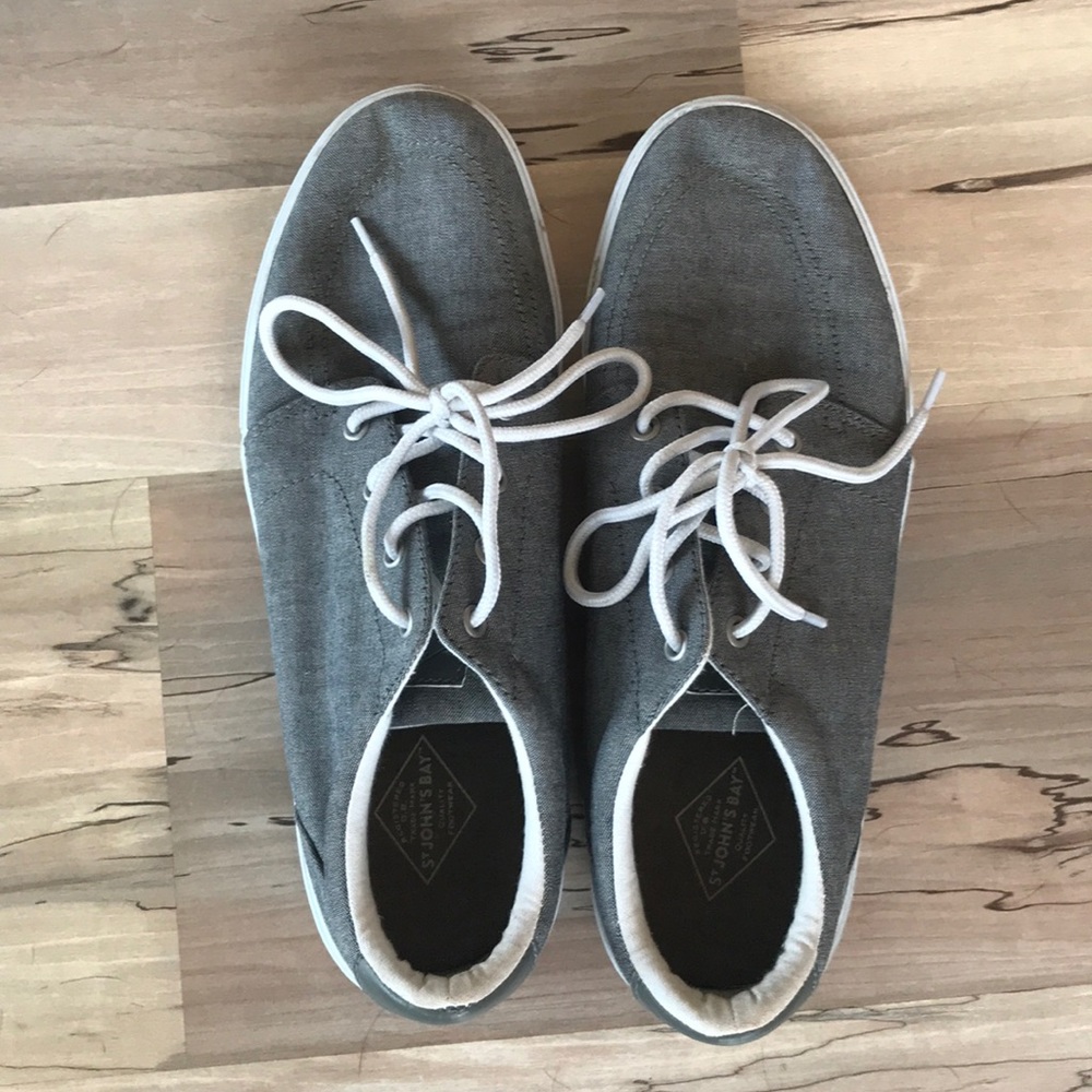 Men’s St Johns Bay Shoes sz 11 grey